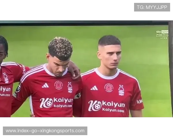 小球迷暖心一幕:帕布罗亲吻徽章成塞尔塔佳话