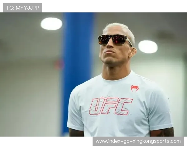 UFC十秒终结之谜：揭秘极速战斗背后的精彩技巧