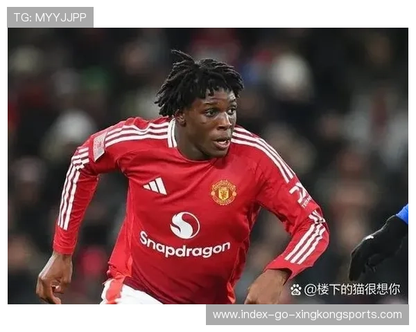 曼联强化前场配合,霍伊伦选位果断